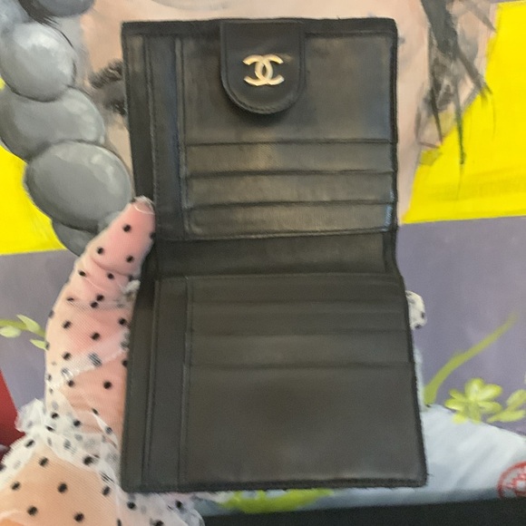🔥SOLD🔥 Chanel Black Lambskin Wallet - Picture 4 of 8